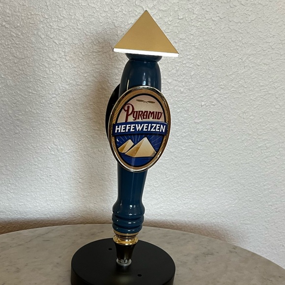 11" Pyramid Hefeweizen Ale Beer Tap Handle - Seattle, Washington - Picture 3 of 6